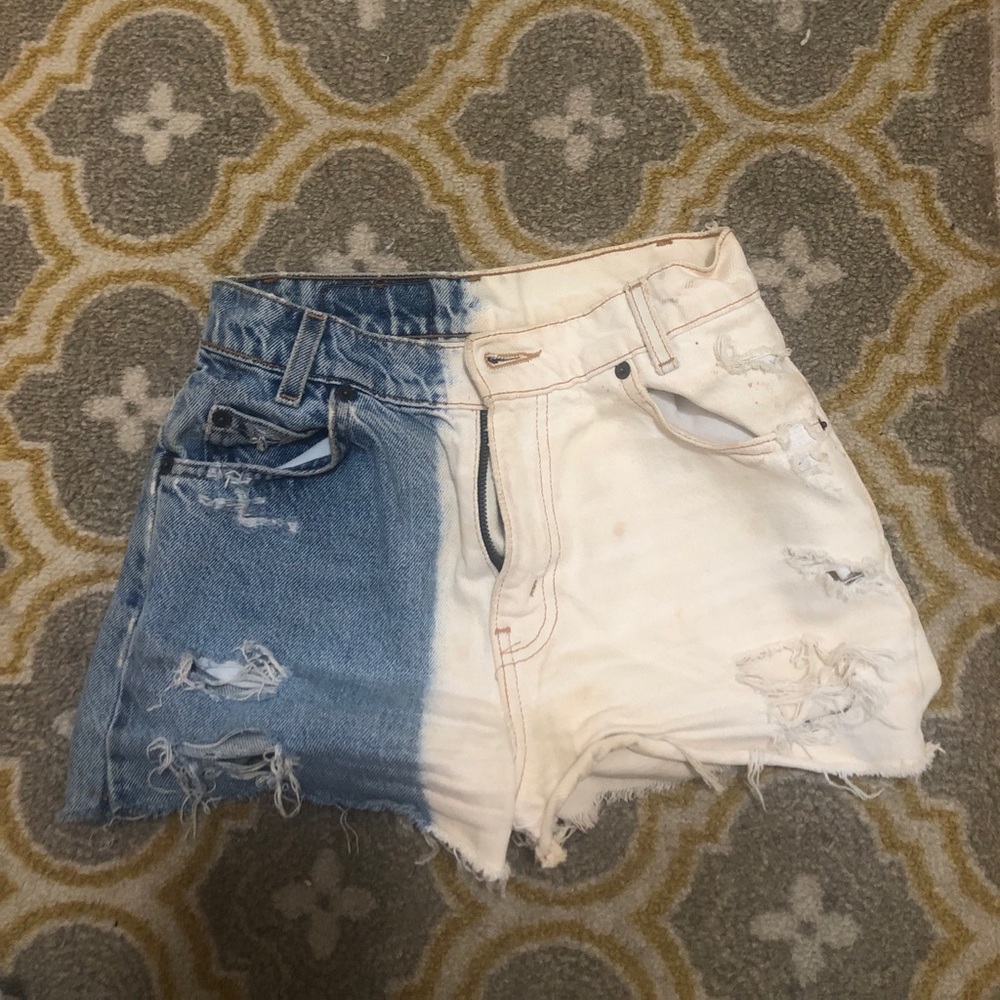 Levi’s High Rise two tone blue and white shorts